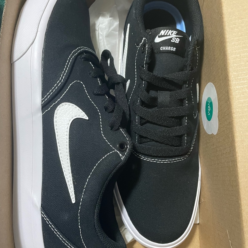Nike black skate shoes M 8.5 W 10